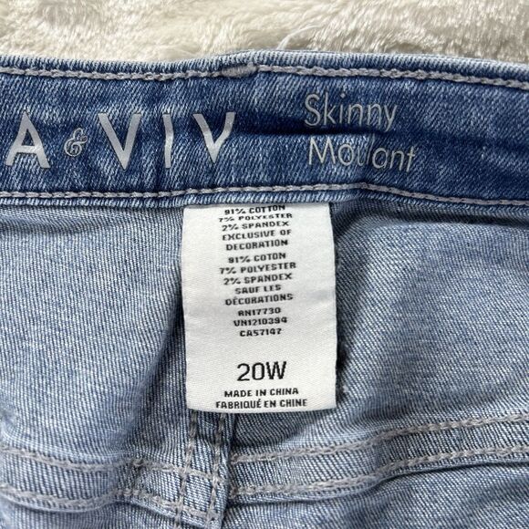 Ava & Viv Plus Size Women's Jeans 20 Light Blue Distressed - Picture 6 of 6